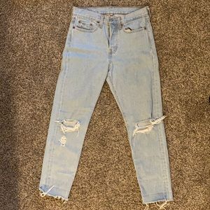 Levi’s distressed ripped jeans